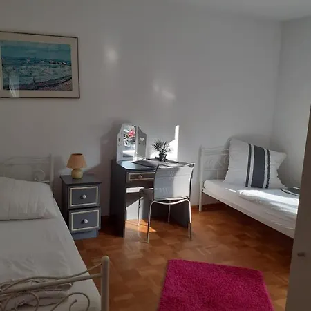 Ground Floor Laatzen Apartment *